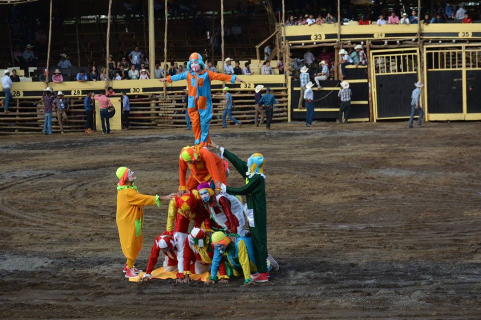 Espectacular Jaripeo con toros del ganadero Juan García Peñafiel H